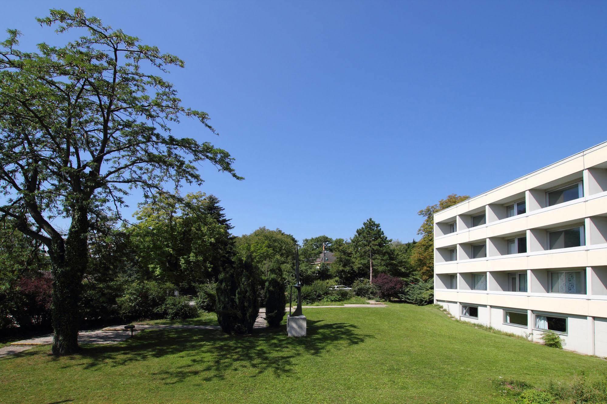 College Garden Hotel Bad Voeslau Extérieur photo