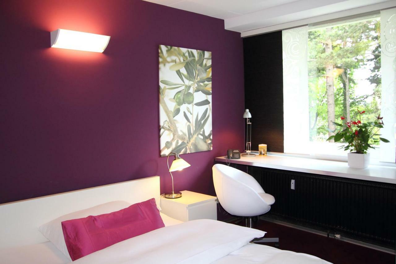 College Garden Hotel Bad Voeslau Extérieur photo