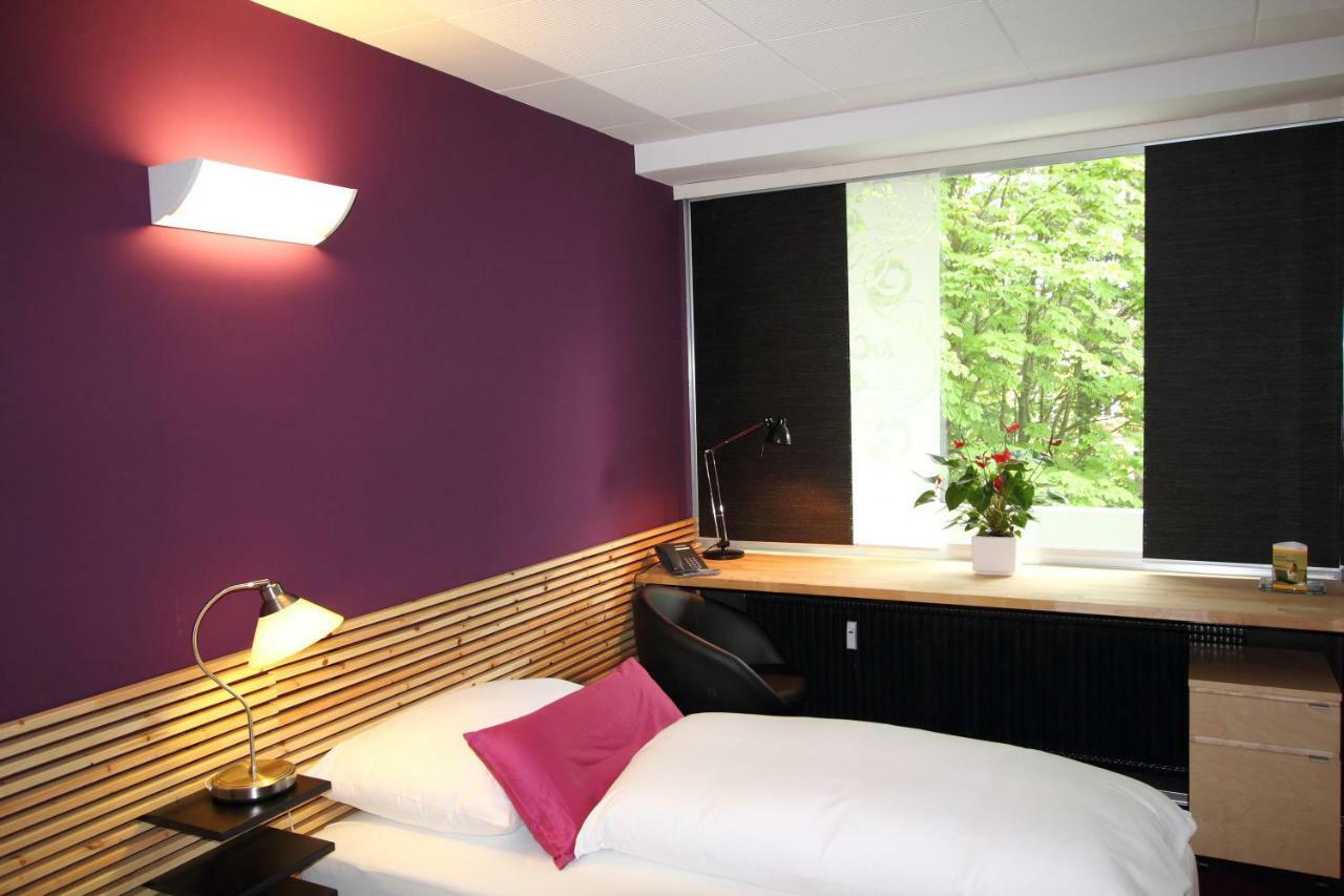 College Garden Hotel Bad Voeslau Extérieur photo